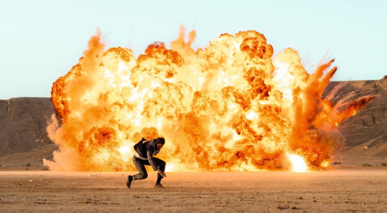 « 7 dogs » de Adil El Arbi et Bilall Fallah : un thriller d&rsquo;action saoudien démesuré pour le prolifique duo belge