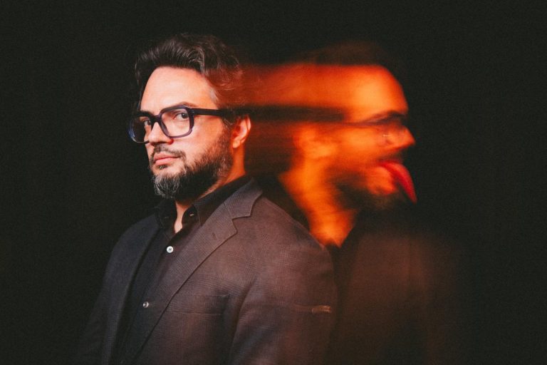 [INTERVIEW CARLOS CONCEIÇÃO] Le réalisateur revient sur son film « Tommy Guns », découverte chaos de l&rsquo;été