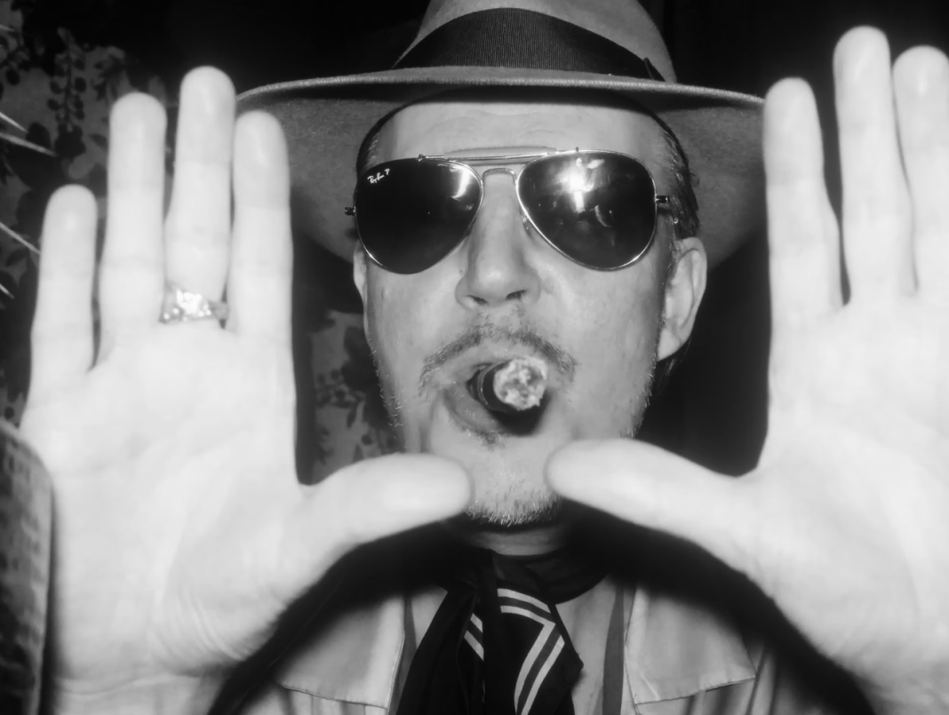 « The End of Tom Six » : le réalisateur de « Human Centipede » face à la maladie et à la censure, le film temporairement disponible sur YouTube