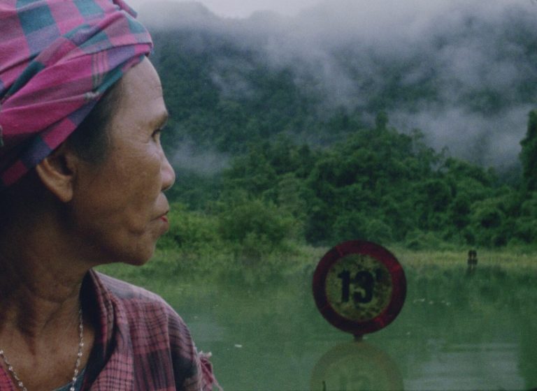 « Hair, Paper, Water » de Nicolas Graux et Minh Quý Trương : l’émerveillement comme geste militant