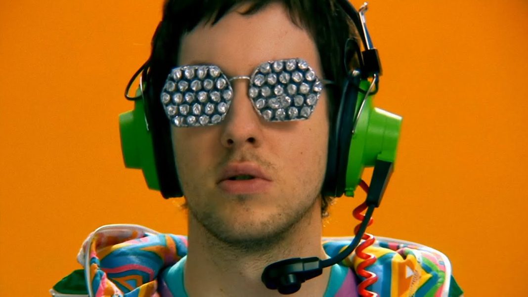 Culte des annĂ©es 2000 : Calvin Harris – « Acceptable in the 80’s »