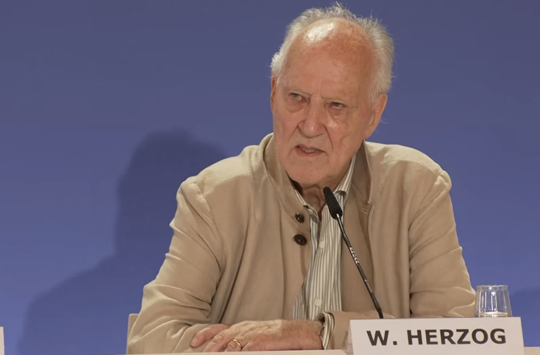 « Bucking Fastard » : Werner Herzog rend hommage à David Lynch à Venise