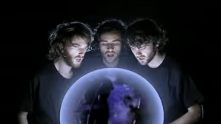 Culte des années 2000 : Midnight Juggernauts – « Road to Recovery »