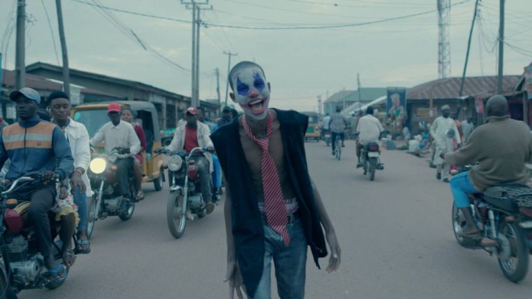 [ÉTRANGE FESTIVAL 2026] « Crocodile » de The Critics et Pietra Brettkelly, le rêve de cinéma à l’épreuve du réel